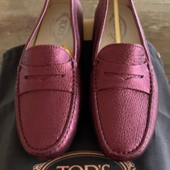 Tods Deep Red Metallic Driving Shoes - 7.5 - NWB